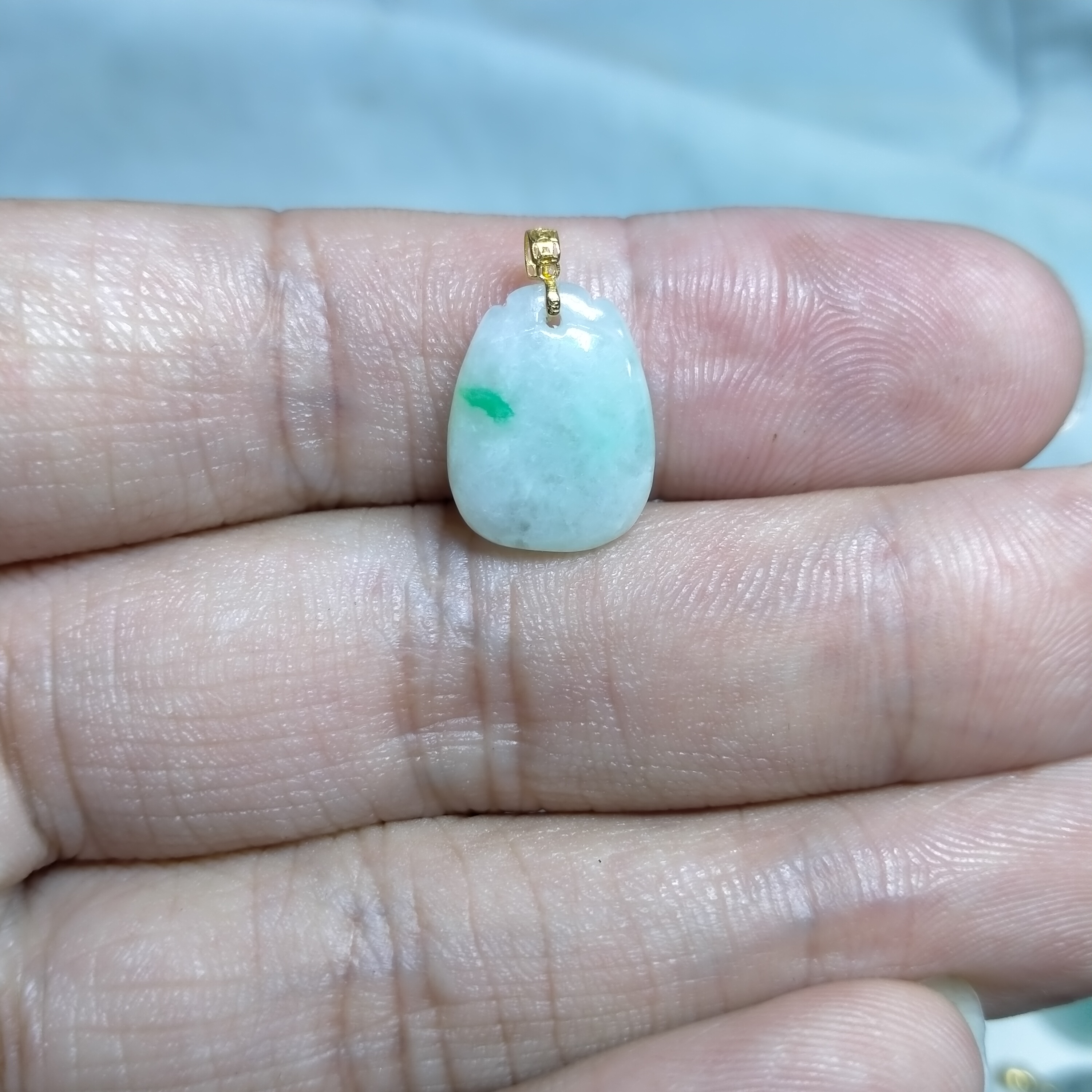 艺萱翡翠，天然A货翡翠小钱袋挂件（尺寸约15X12X5）