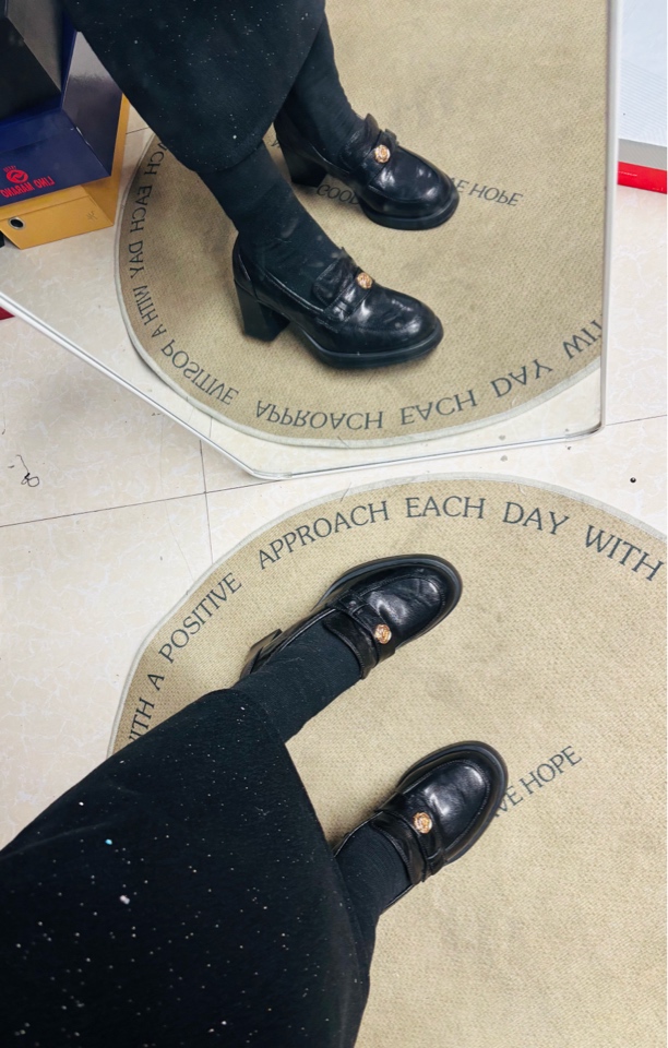 山茶花高跟版静音大底手抓牛皮乐福鞋！默认微瑕！