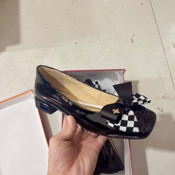 115041 牛漆皮单鞋