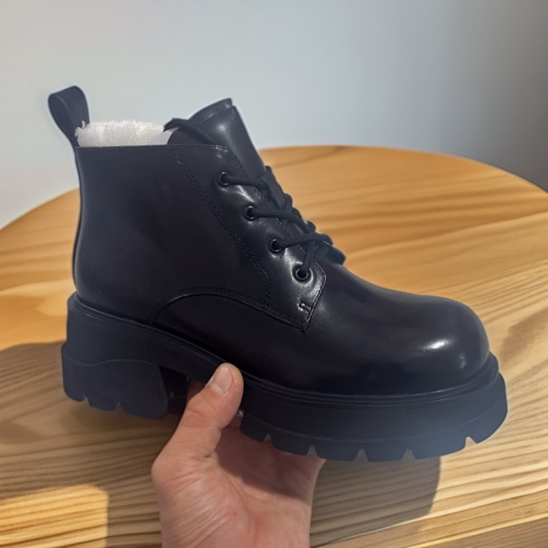 1713广版新款高品质胎牛单里短靴内里全头层猪皮