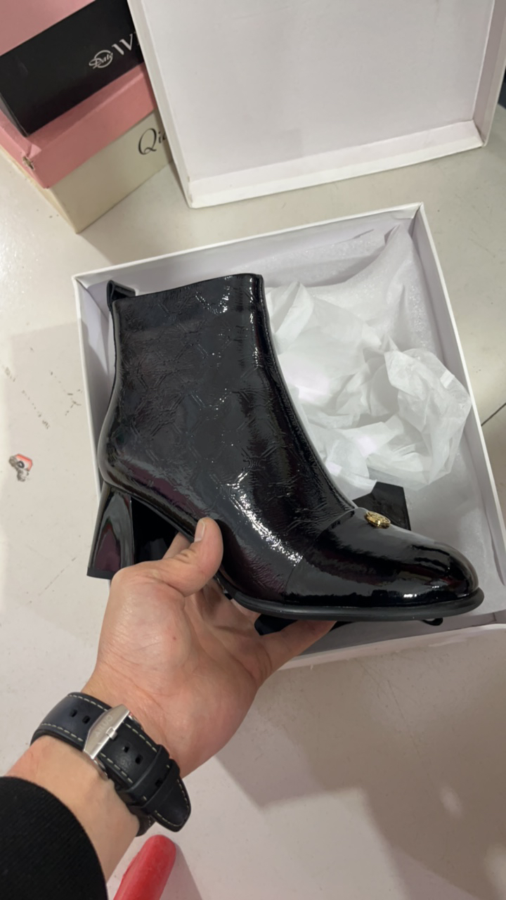 15502007牛漆皮单里短靴