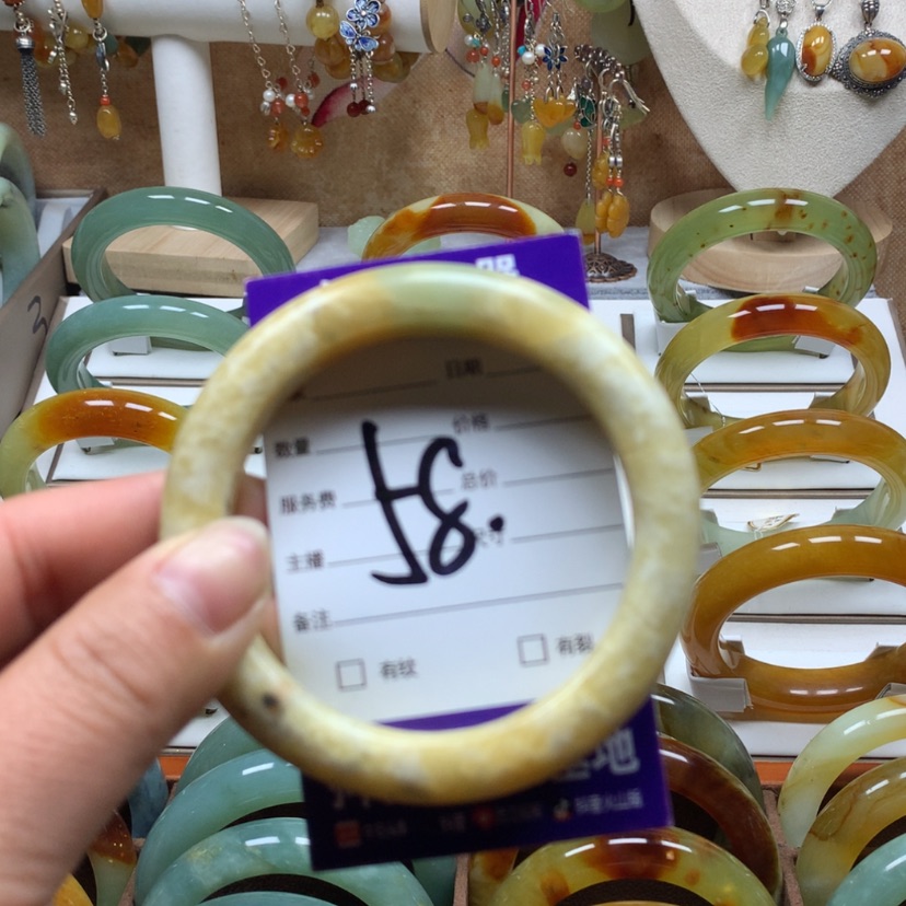 【闪购商品】蛇纹石玉手镯未镶嵌