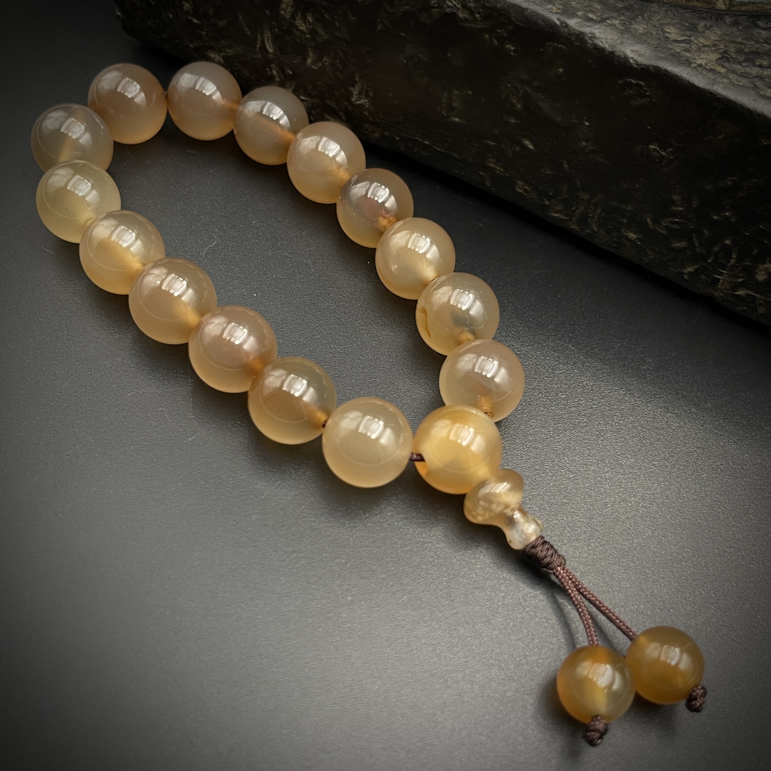 清玛瑙嘴改制圆珠手串