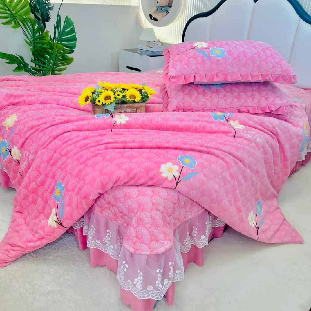 《加厚四件套》牛奶绒高端双层蕾丝刺绣花边牛奶绒床盖版四件套S