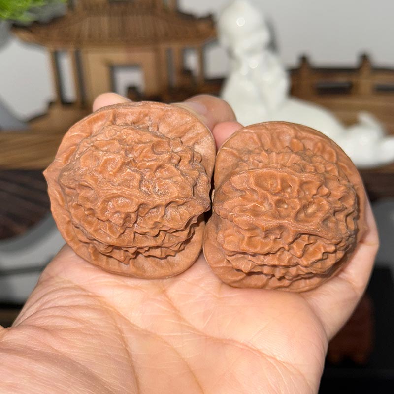 瓷娃娃文玩核桃全品，毕业级，大红皮，边肚同尺41，高38➕