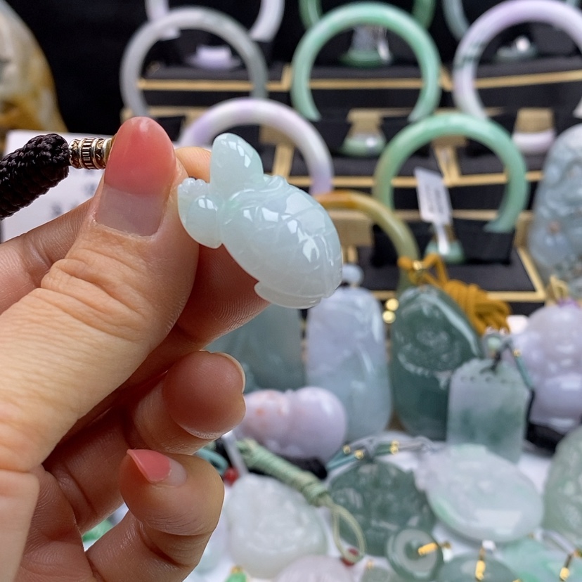 【闪购商品】翡翠颈饰未镶嵌