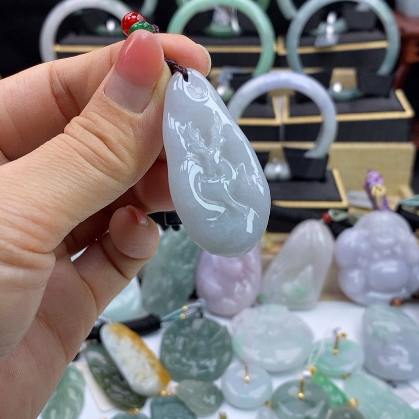 【闪购商品】翡翠颈饰未镶嵌