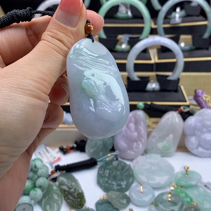 【闪购商品】翡翠颈饰未镶嵌