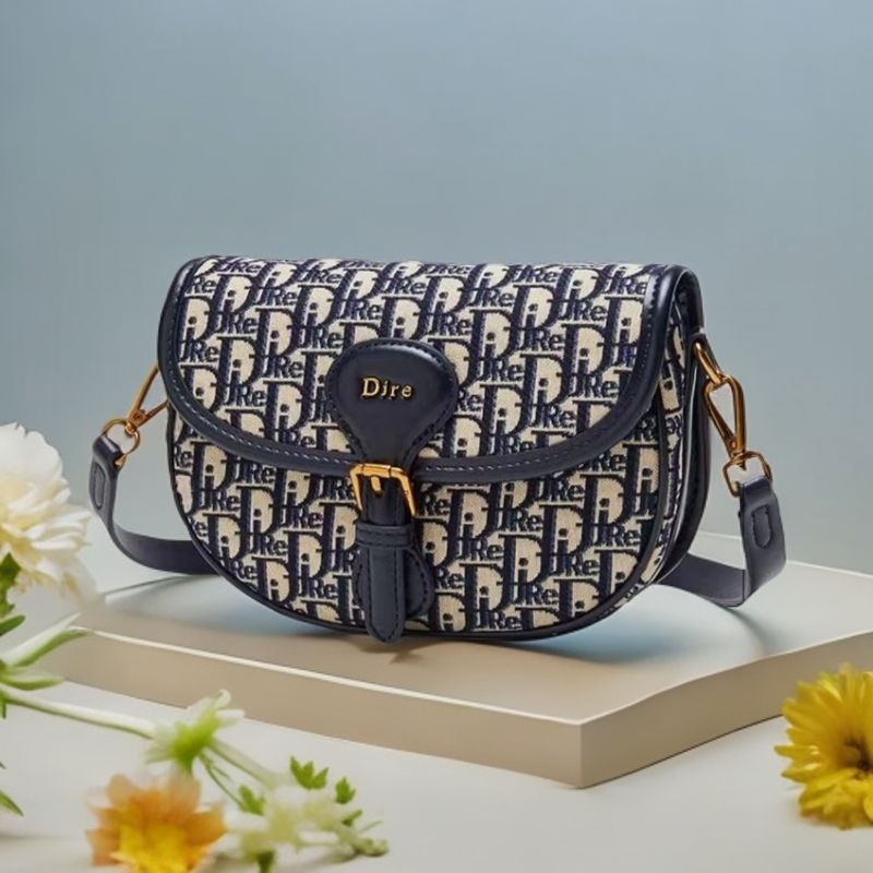 轻奢时尚百搭单肩斜跨圆形马鞍女包35