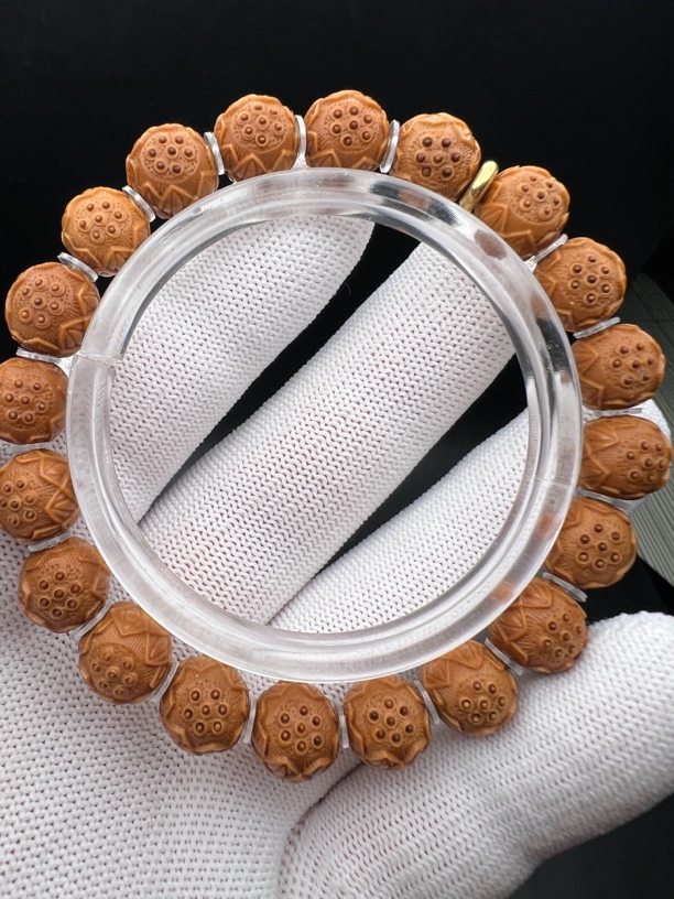 猴头雕刻 莲花 莲蓬 尺寸宽1.1高1.1左右