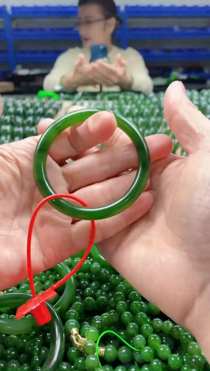 【闪购商品】和田玉（碧玉）手镯未镶嵌008