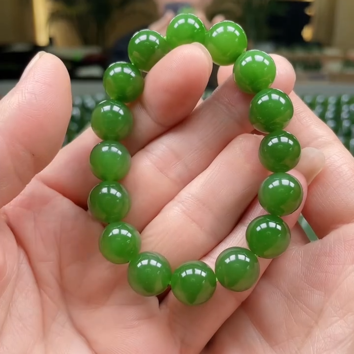 【袁氏矿业】卡12阳绿手串无黑 （多样性发货 发一件）