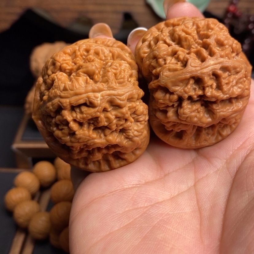 【闪购商品】桃核吊坠A***娃