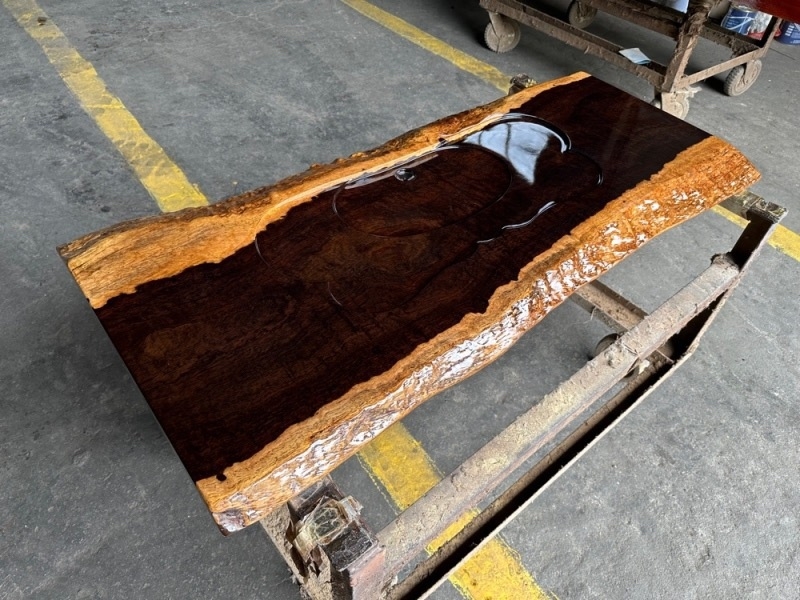 黑檀大板挖茶盘123*46*5风车木自然边。定金。定金不退，可抵货款。