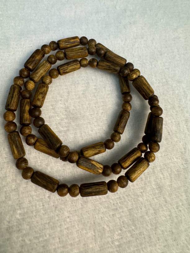 沉香绿奇楠锁骨链