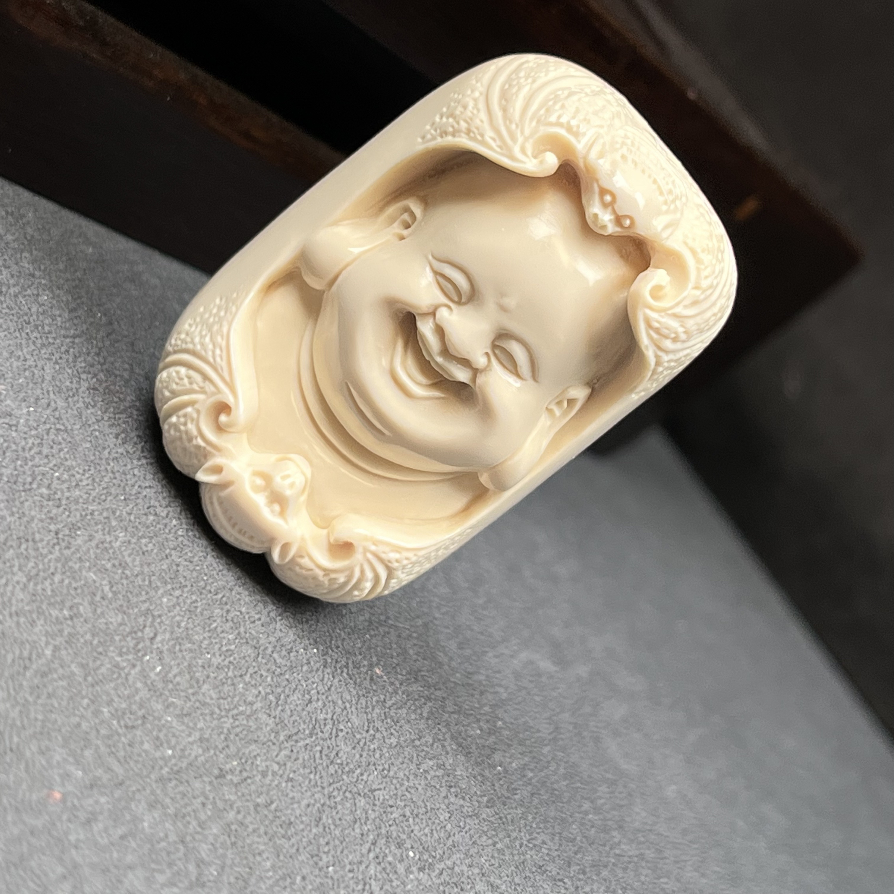 K4152天然猛犸牙 雕刻弥勒 33*49*19.5mm支持鉴定 假一罚四