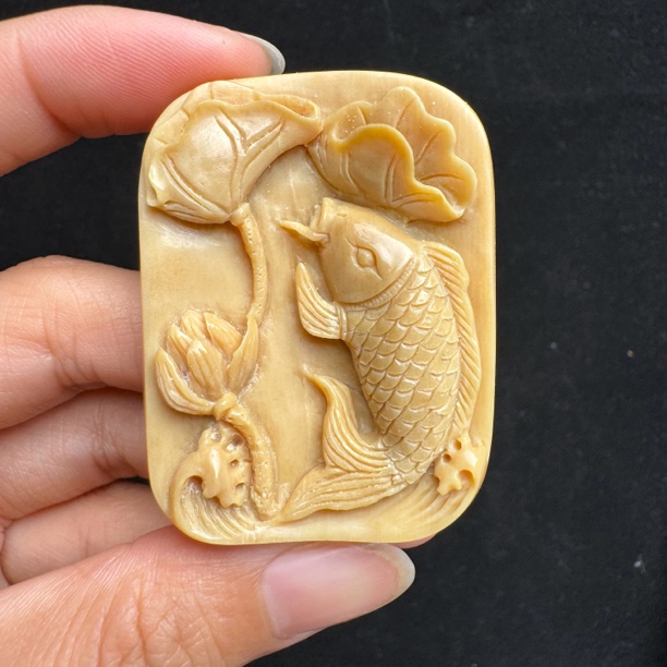 F8606天然猛犸象牙雕刻件36×48×10mm支持复检 假一罚四