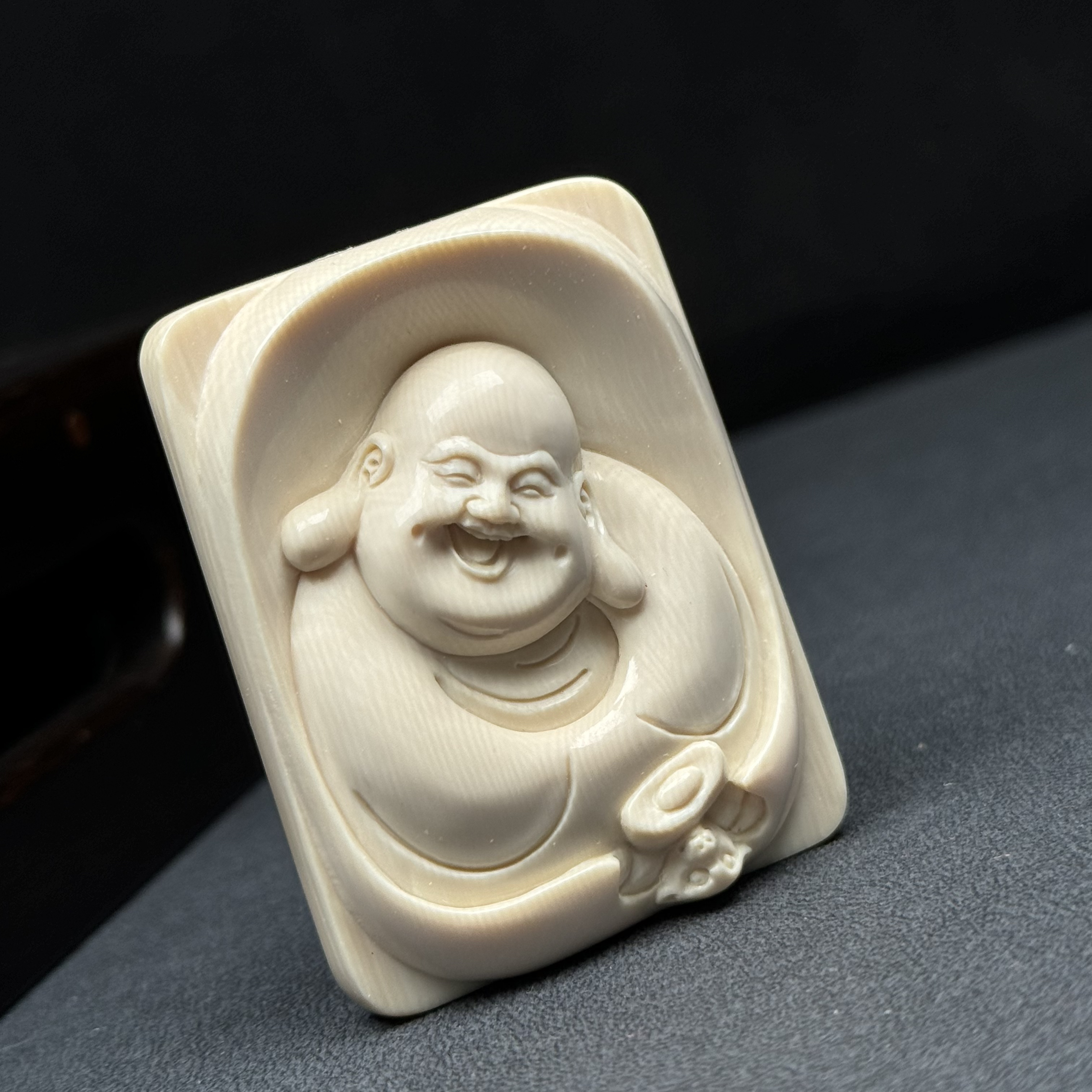 K4146天然猛犸牙 雕刻弥勒 42*54.5*16mm支持鉴定 假一罚四