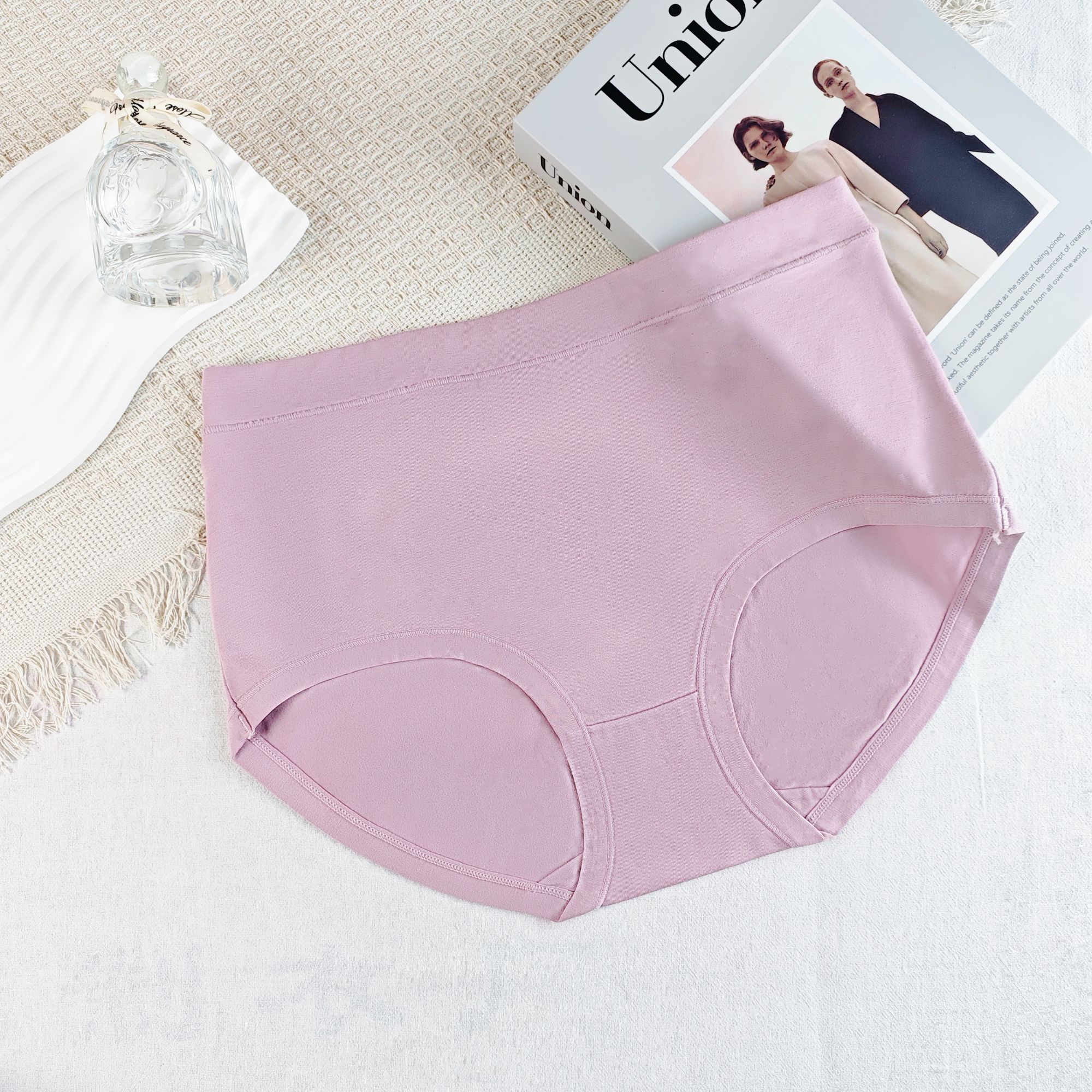 纯色简版女士中腰三角内裤舒适棉质透气