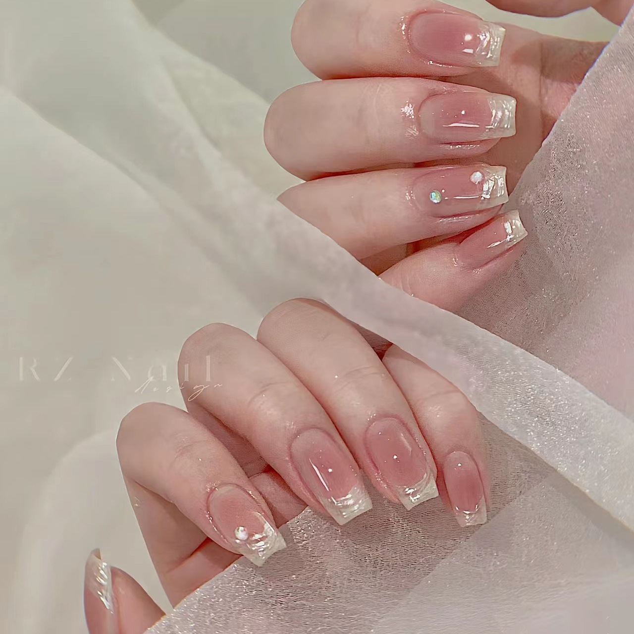 纯手工美甲穿戴甲指甲贴片高级极光腮红法式可爱泡泡珠爆秋冬新款