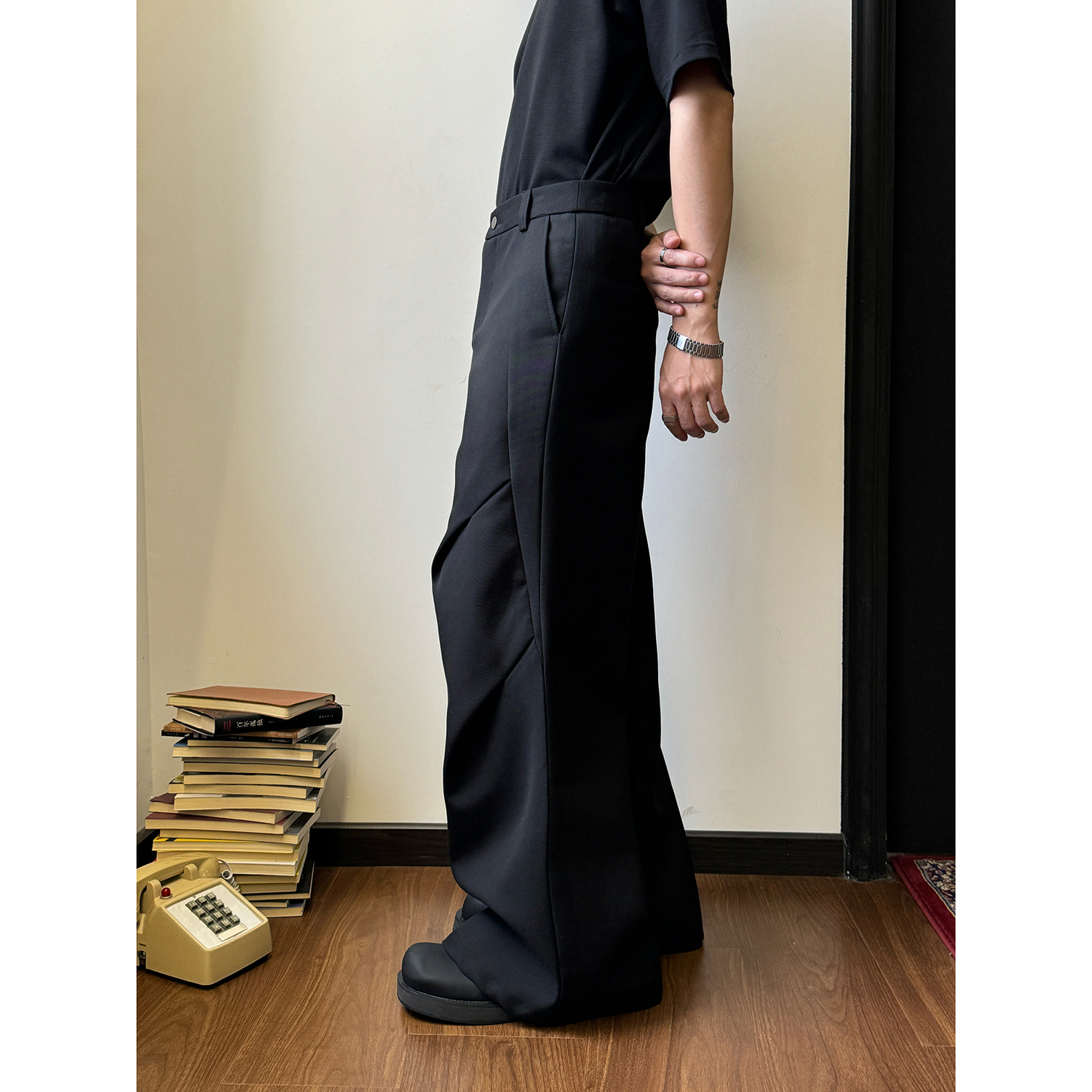 19studio WAYNEPRINCENICE斜向分割压褶西裤宽松阔腿直筒休闲裤男