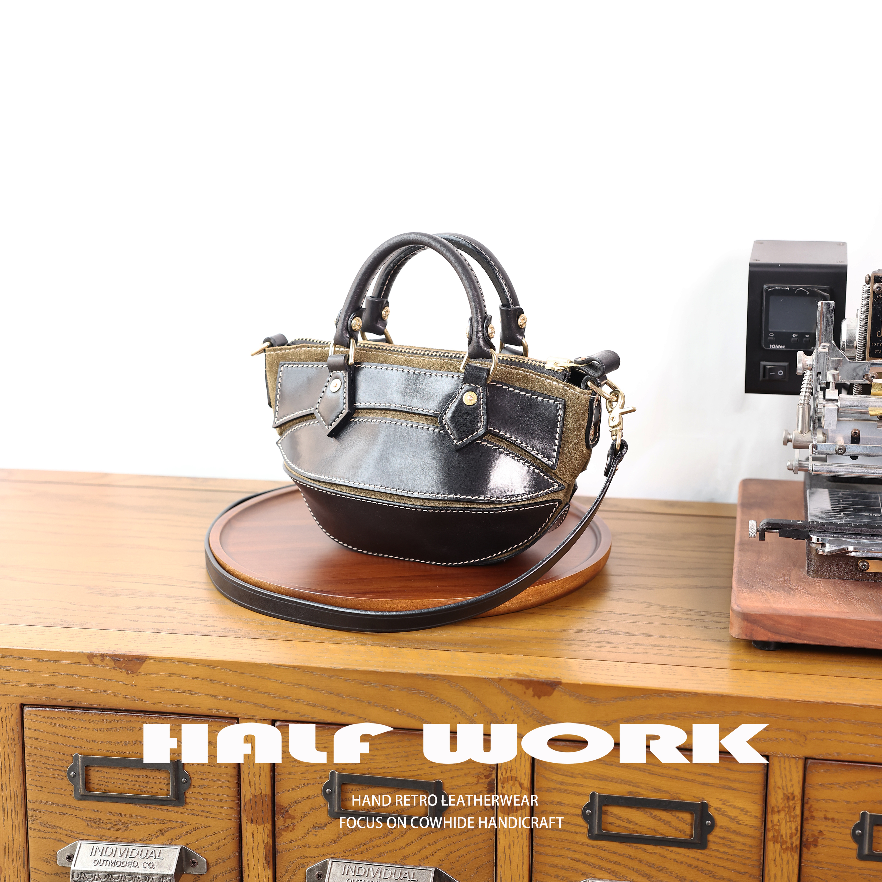 HALF WORK/伴工 头层牛皮复古斜挎包手提包KB-2302