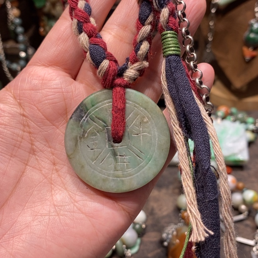 【闪购商品】翡翠颈饰未镶嵌