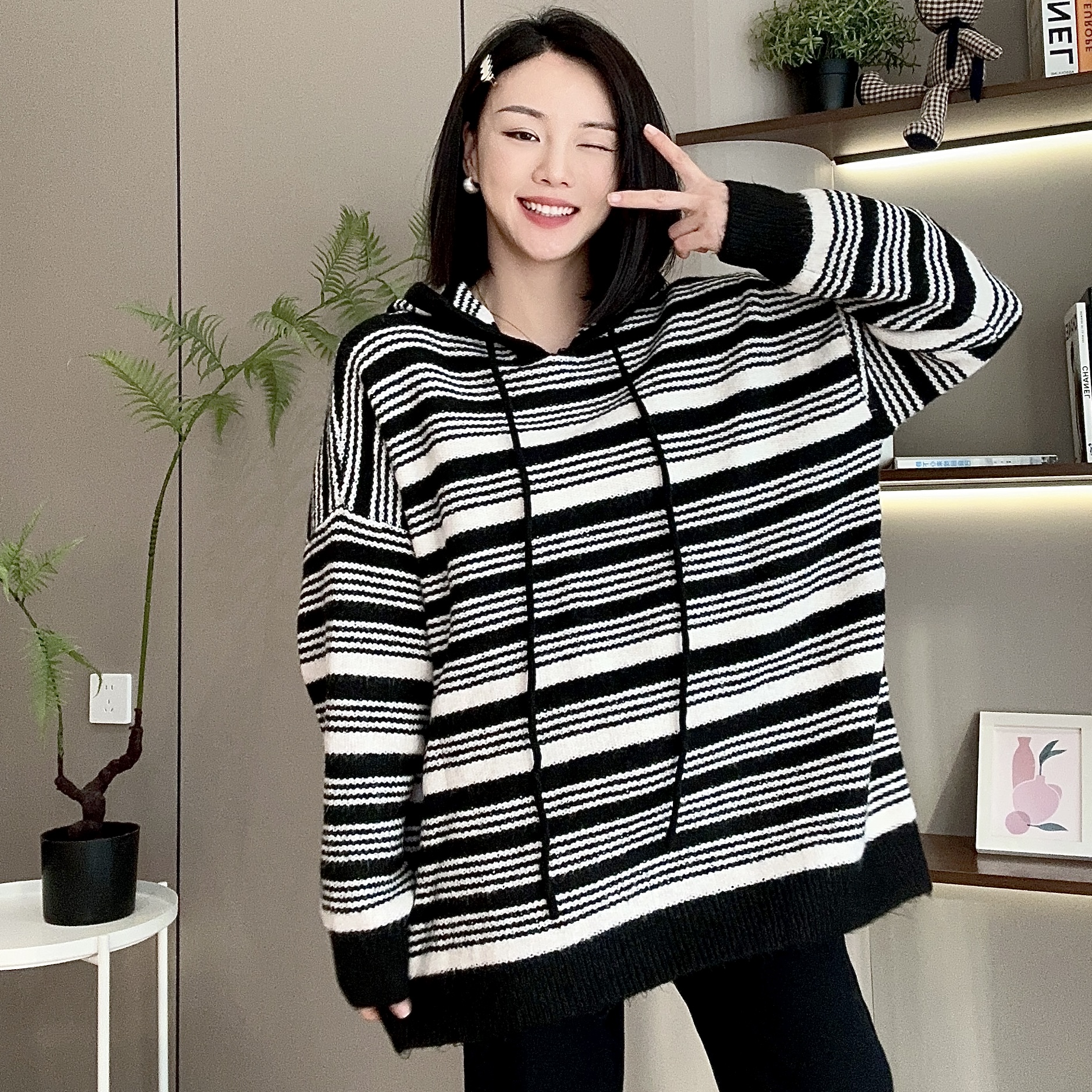 秋冬一层一层条纹连帽抽绳长袖牛绒针织衫3-10-22