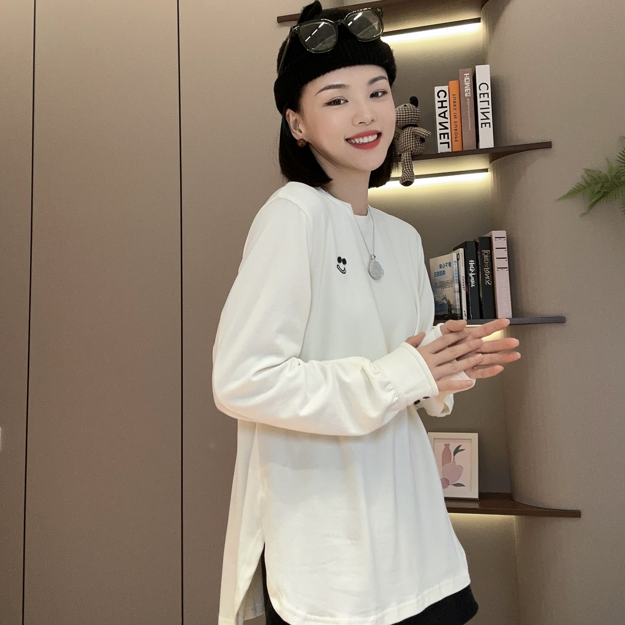 秋冬纽扣眼睛笑脸设计感袖口德绒打底衫3-10-30