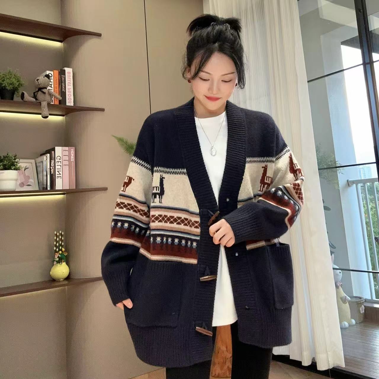 秋冬麋鹿提花复古花纹牛角扣针织开衫4-10-12