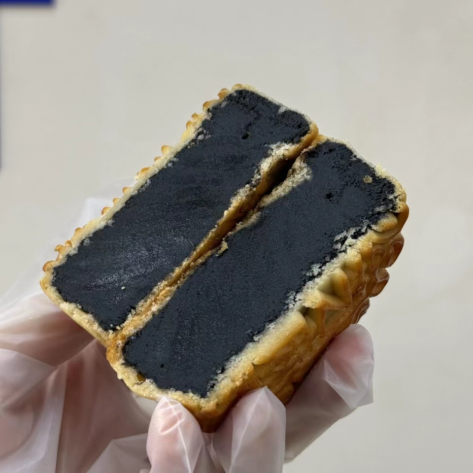 黑芝麻月饼125gx4个（网红爆款hot）