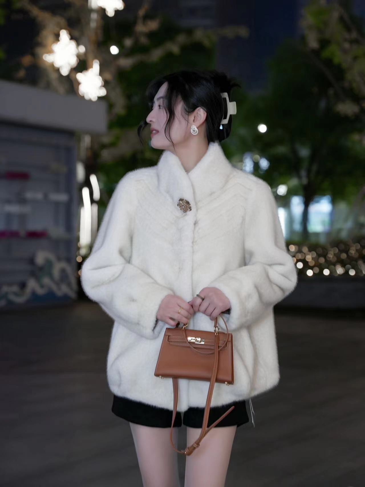 8809冬季皮毛一体轻奢百搭设计师加厚毛绒女士时尚外套小香风气质