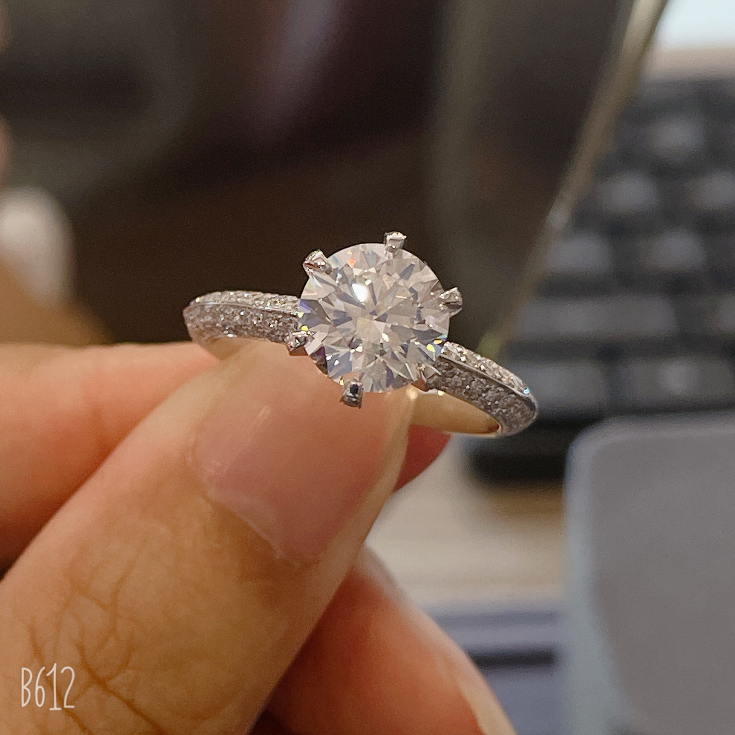 【合成/培育】18K金镶嵌2克拉半壁江山培育钻石戒指