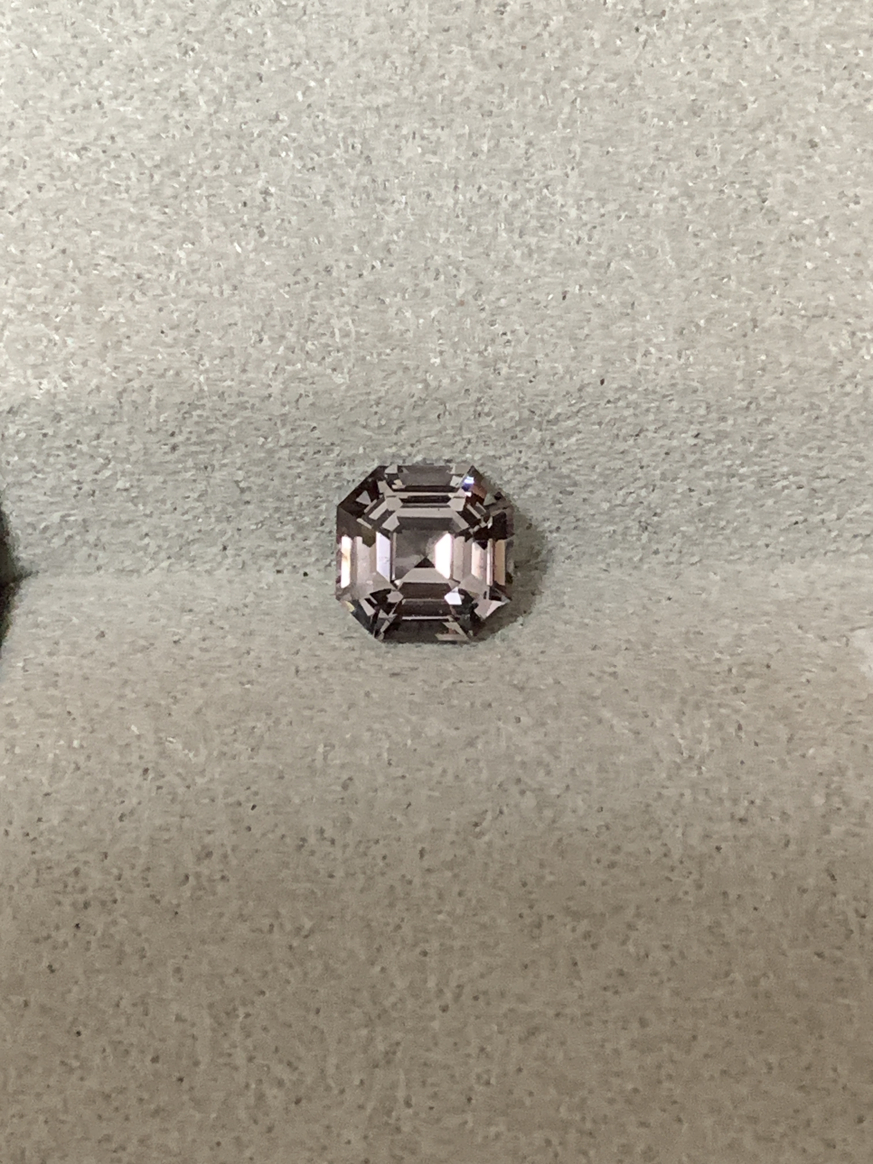 天然无烧缅甸金属灰尖晶石0.81ct 精切