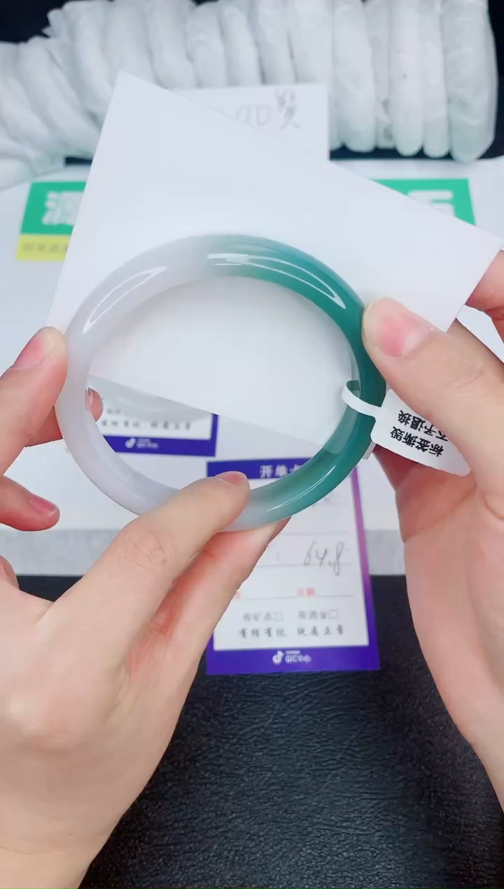 【闪购商品】石英质玉手镯未镶嵌X10-64.5