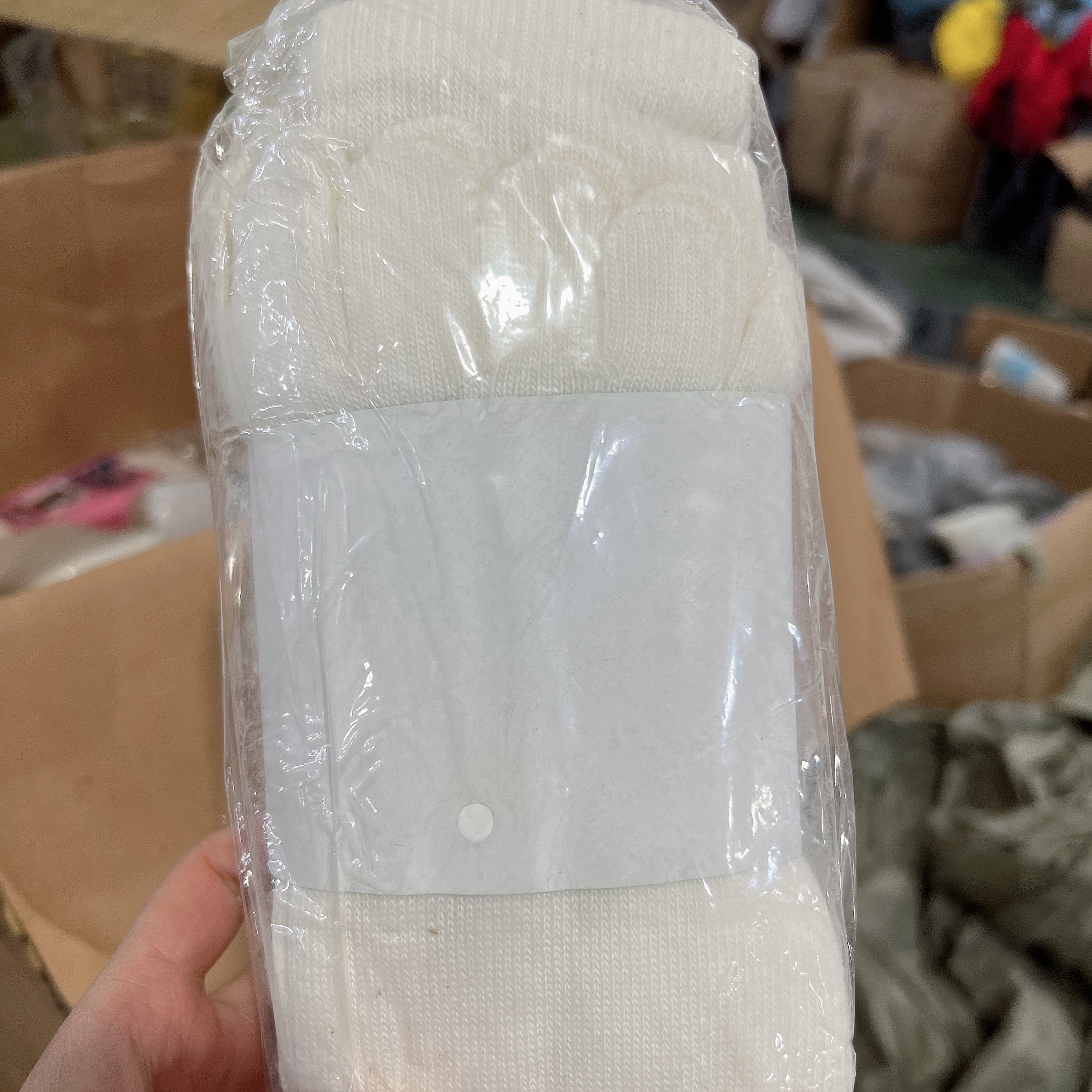 B4 奶白色五指袜 中长筒 颜色深浅不分 发10双