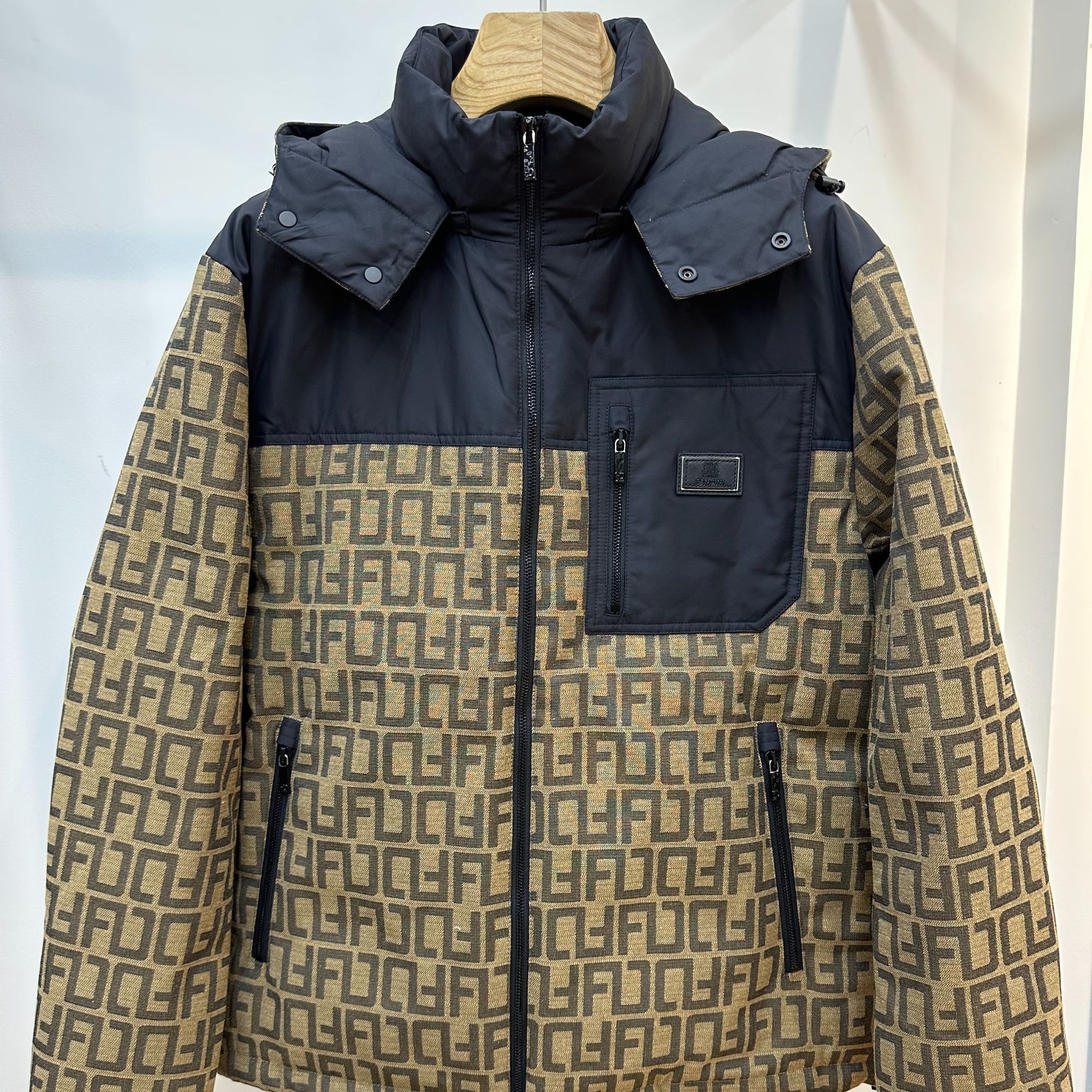 SANFOTO男士时装连帽印花羽绒服22556