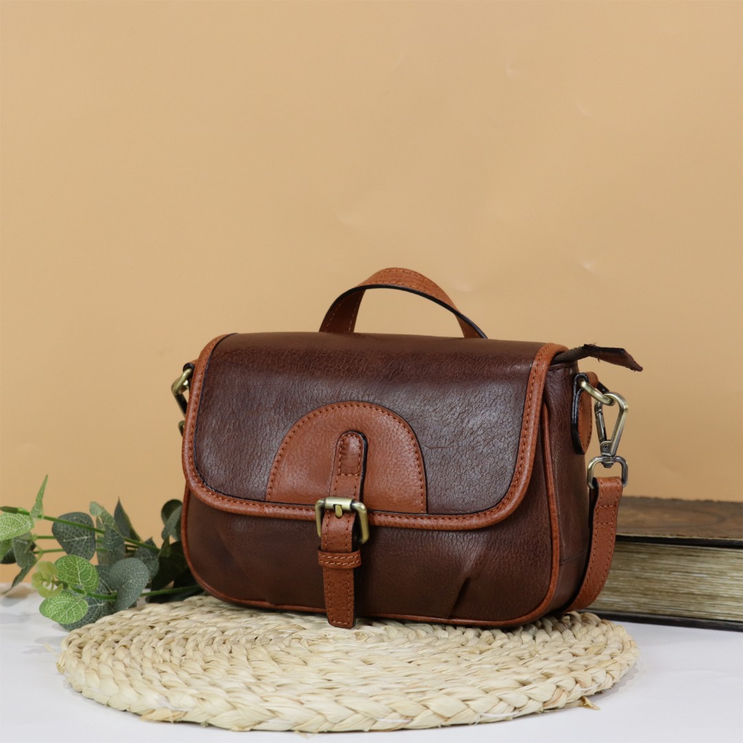 头层植鞣牛皮时尚简约单肩斜挎手提洗水小邮差C-2059