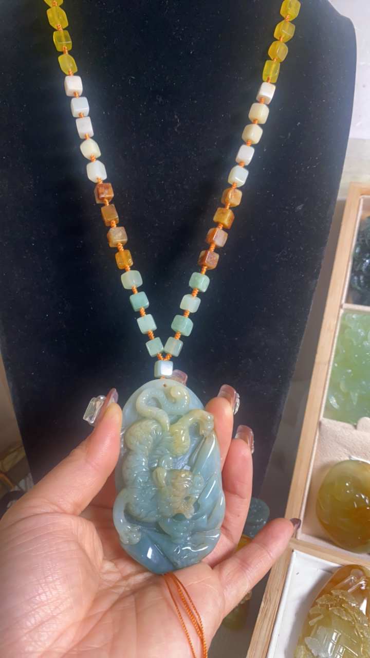 花玉蓝水下山虎，虎虎生威，如虎添翼，