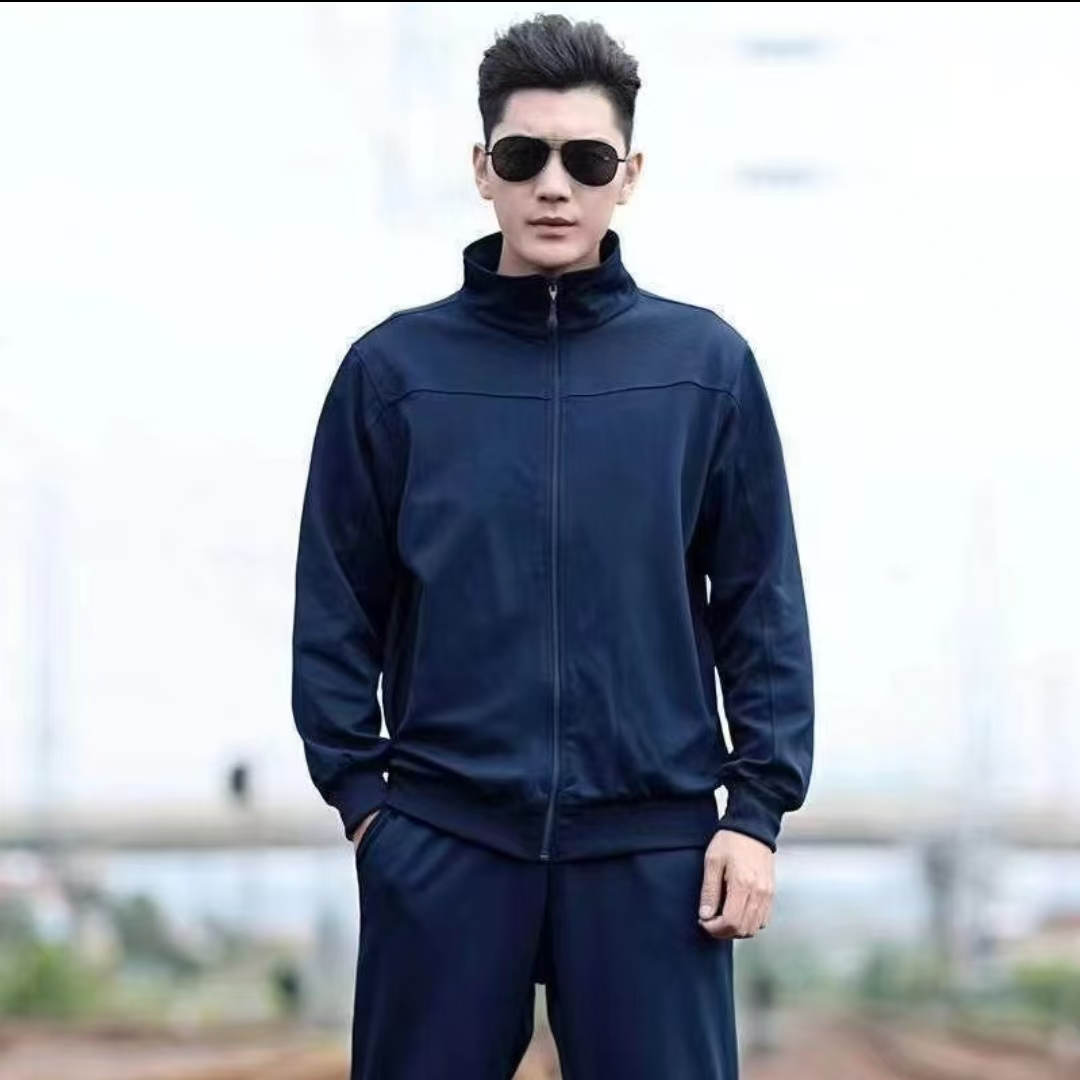 长袖运动套装 舒适透气百搭