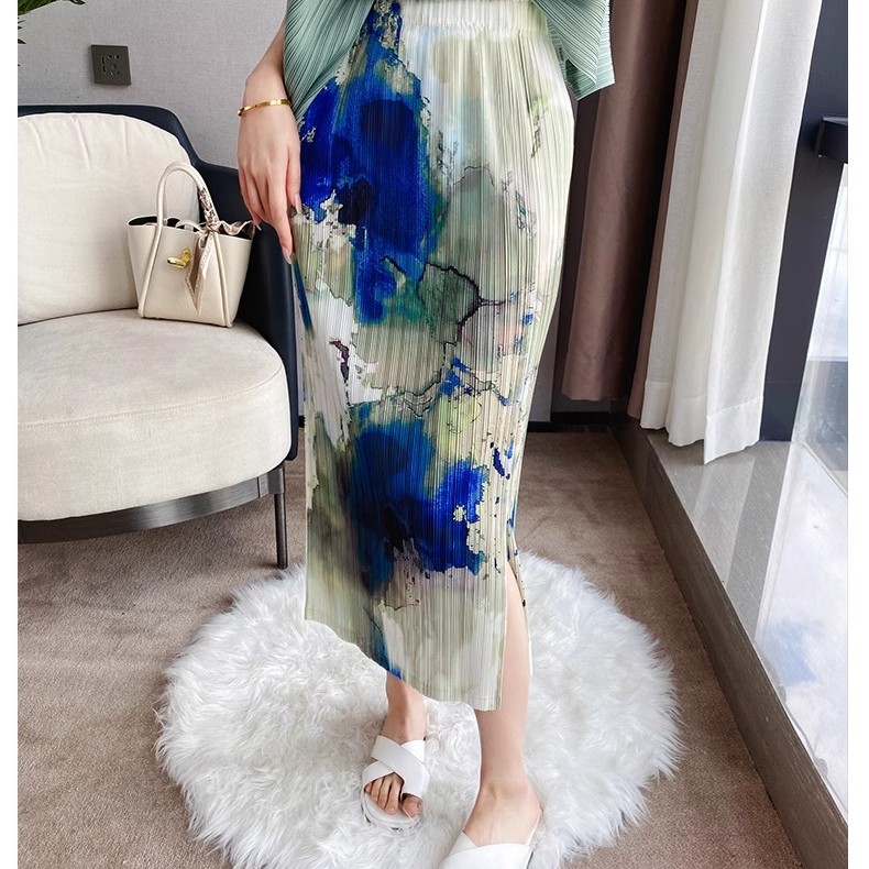 2024夏季气质薄款褶皱半身裙女显瘦松紧腰开叉中长款设计感百褶裙