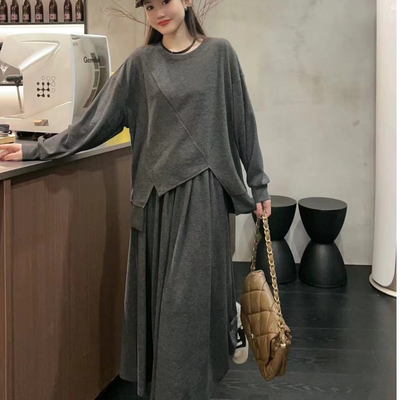 秋季慵懒风不规则设计感显瘦上衣+高腰显瘦百搭A字版半身裙套装