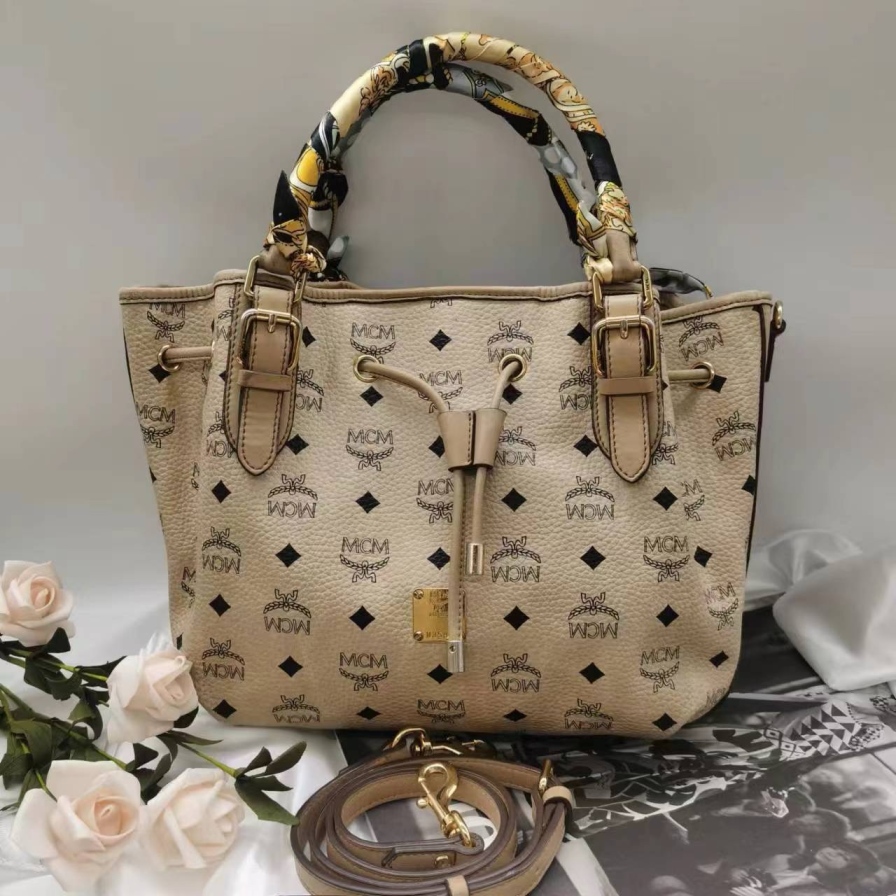 95新 MCM 奶茶色托特包661 9603