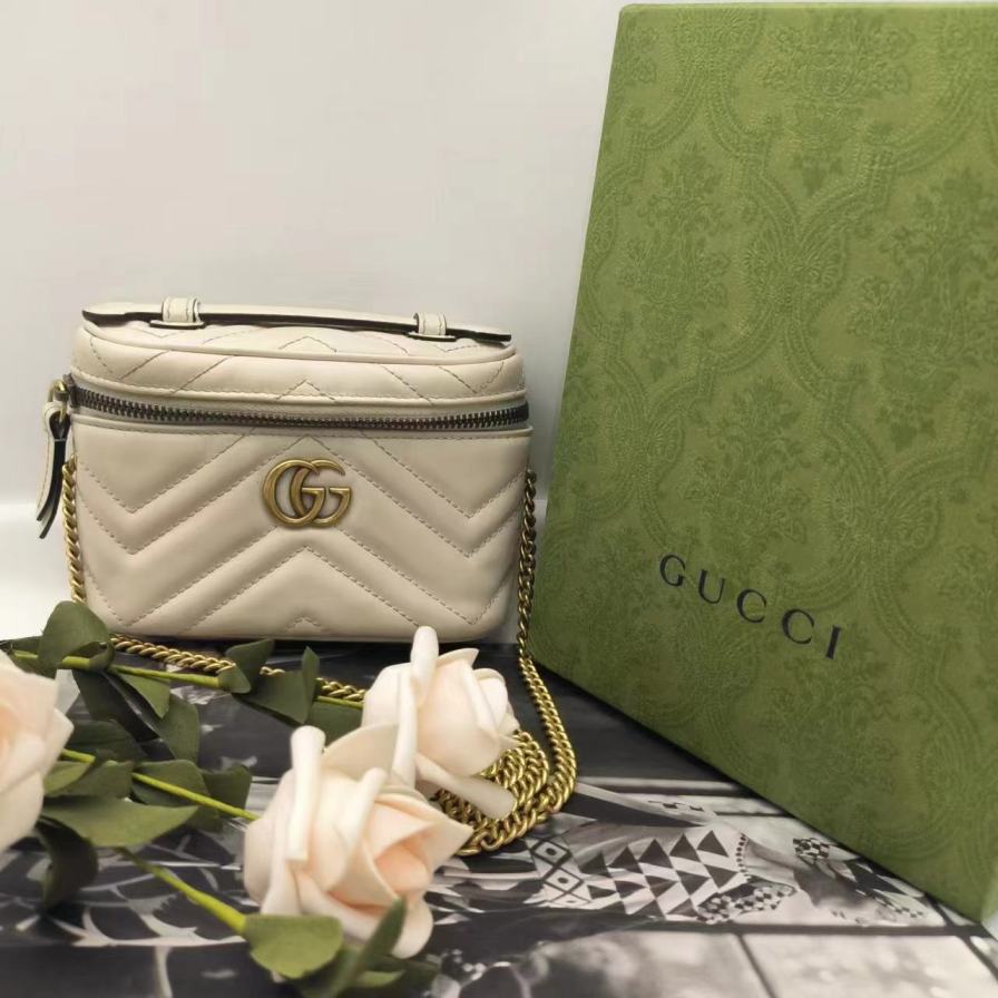 95新 GUCCI/古驰 白色盒子  651 5654