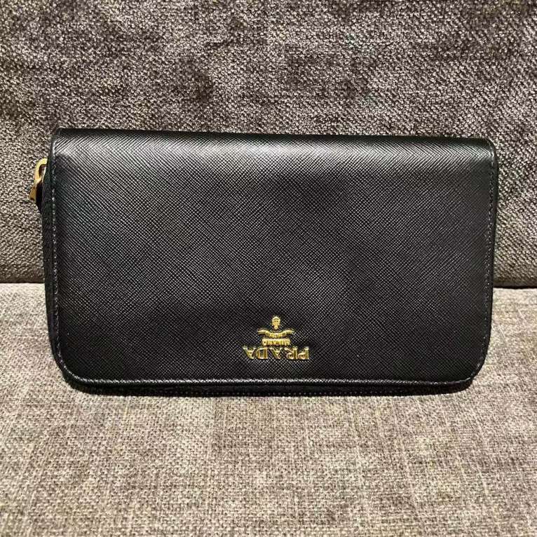 95新 Prada/普拉达  黑色钱包  672 4394