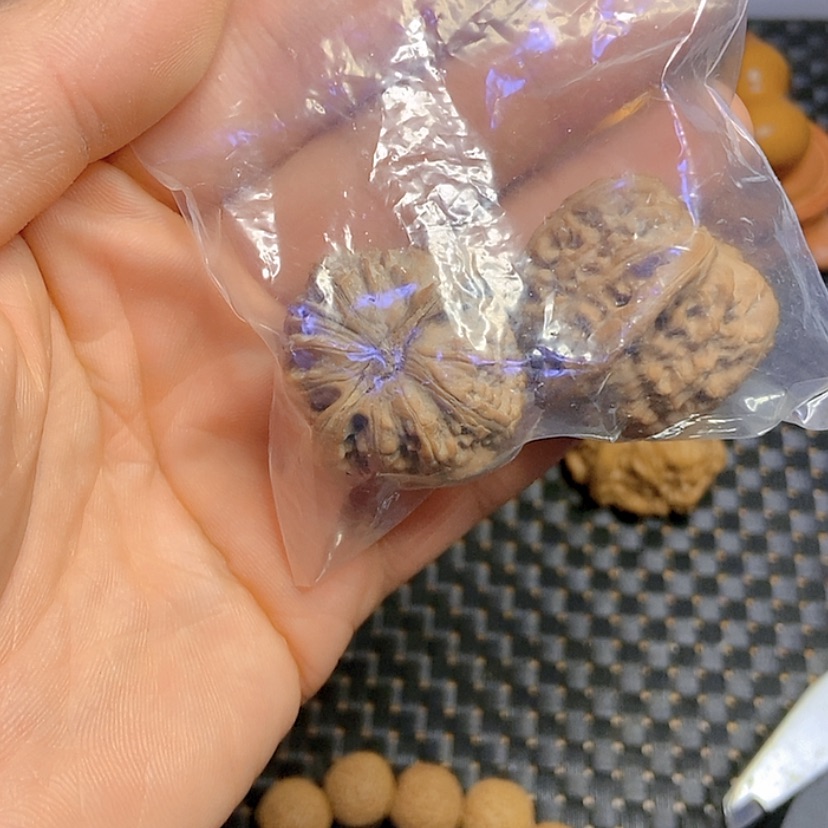 【闪购商品】桃核吊坠?****?