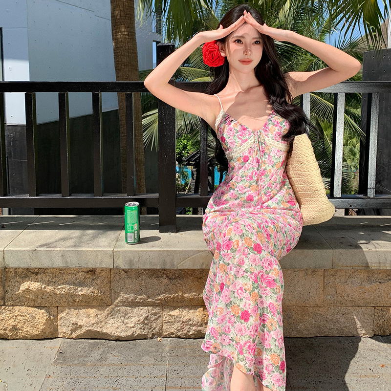 法式浪漫碎花蕾丝吊带连衣裙拼接雪纺性感度假风裙子2024年长裙潮