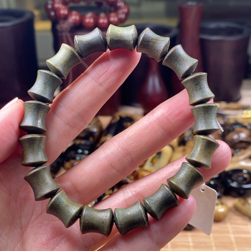 【闪购商品】海琉烟嘴扇子