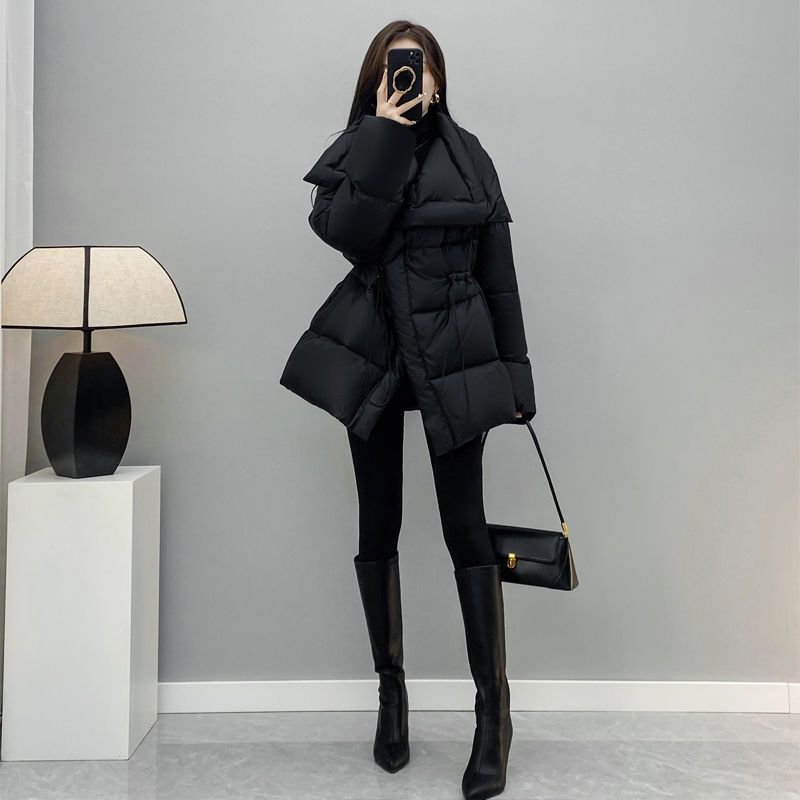 2023年冬季欧货新款短款时尚气质外套黑色大翻领羽绒服女
