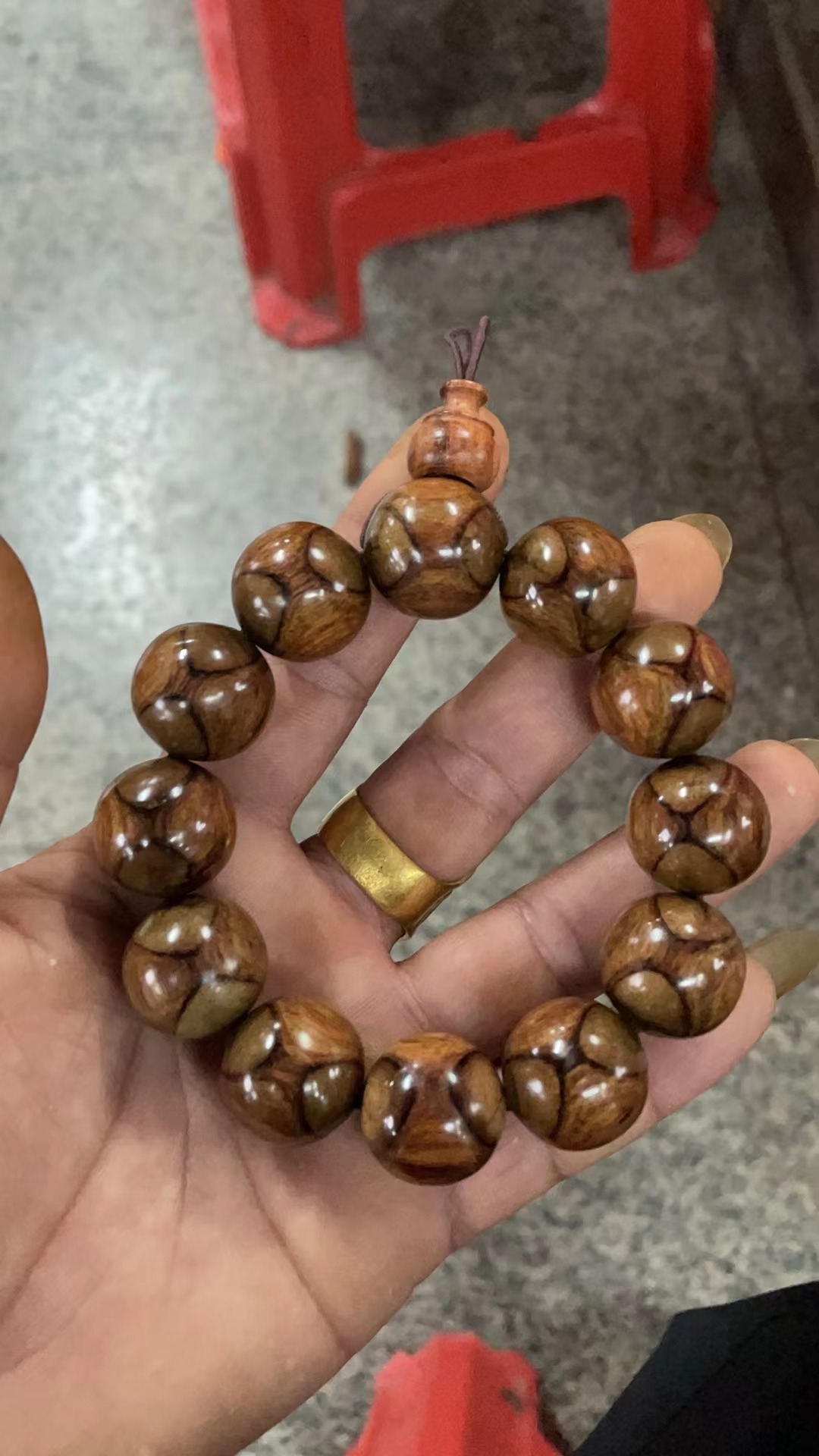 正宗海南黄花梨奥特曼对眼